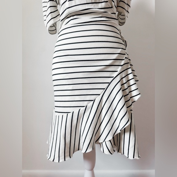 Saylor Wrap Dress - Picture 3 of 6